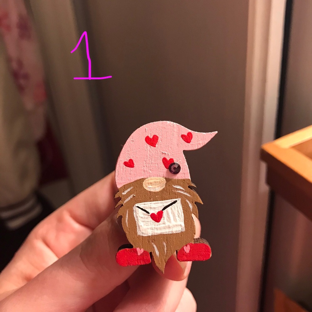 Gnome pins